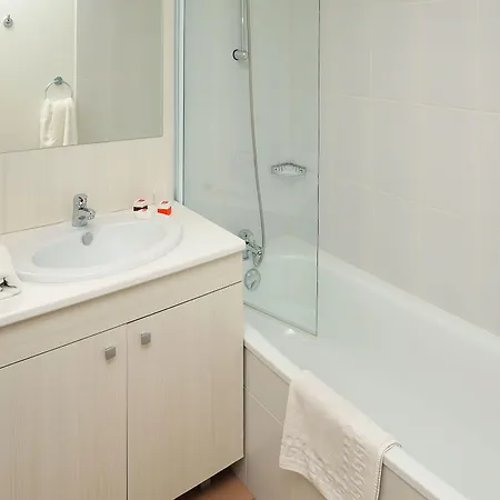 Appart hôtel Séjours&affaires Clairmarais 2*